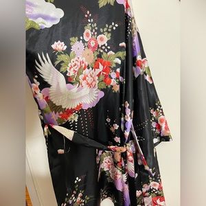 Gorgeous Black Colorful Bird Kimono, Stunning Robe- L/XL ✨💖